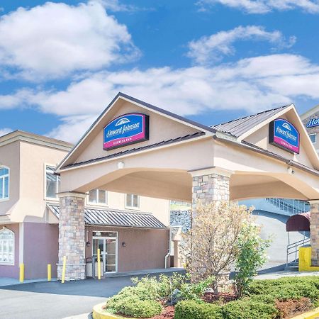 Howard Johnson By Wyndham North Bergen Exterior foto
