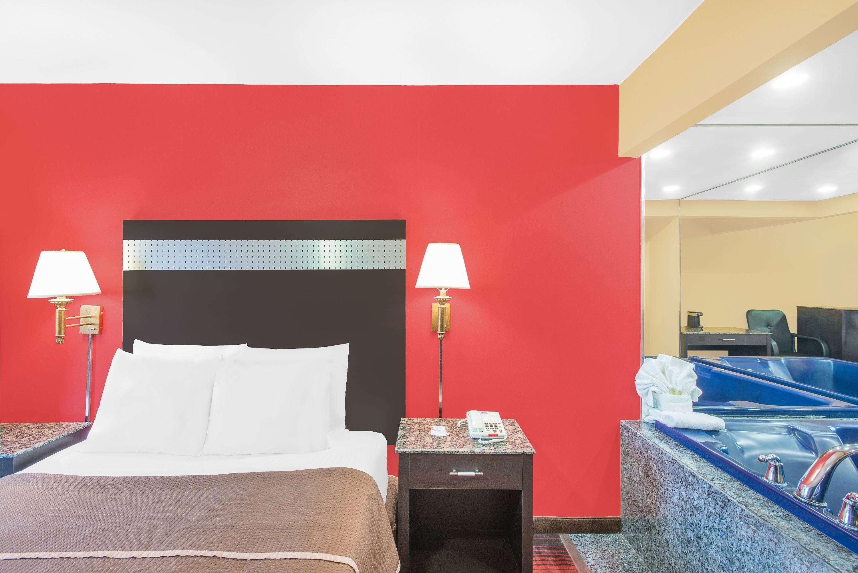 Howard Johnson By Wyndham North Bergen Exterior foto
