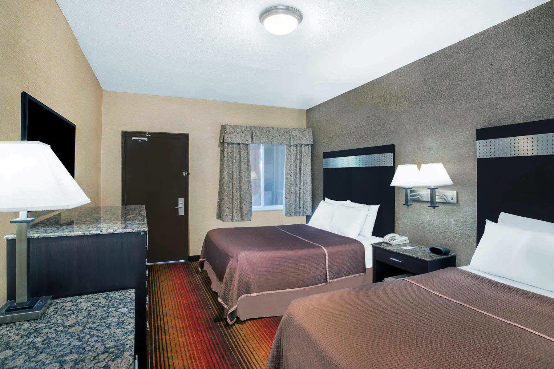 Howard Johnson By Wyndham North Bergen Exterior foto
