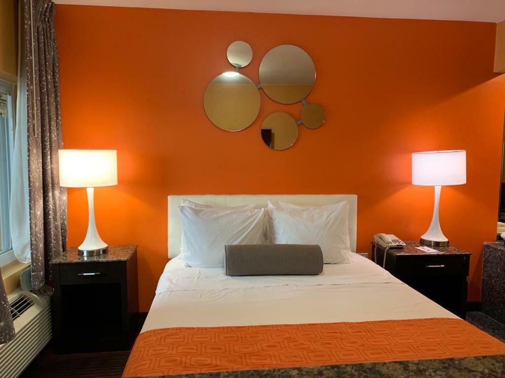 Howard Johnson By Wyndham North Bergen Exterior foto